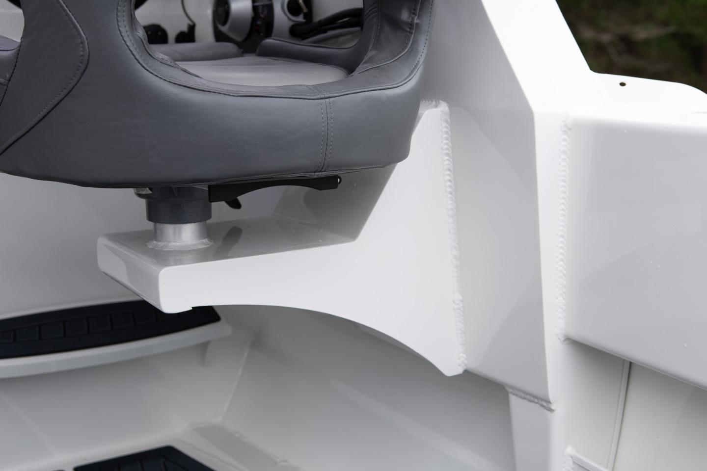 extremeboats-counter-lever-seat-base.jpg