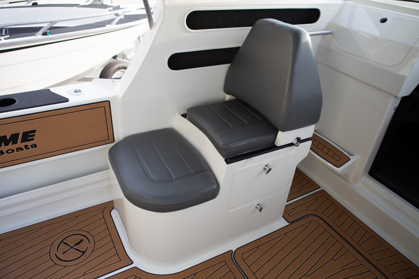 Extreme Boats built in curved seating2