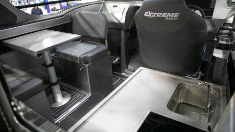 Extreme 886 Game King interior.jpg